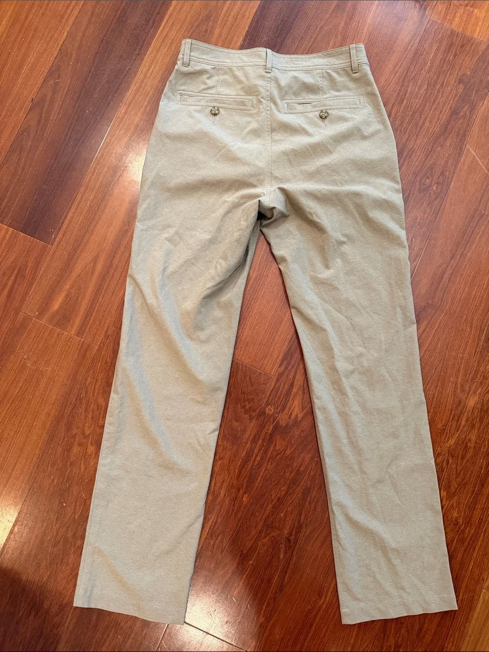 Men’s Roundtree & Yorke Chinos in Light Tan -Size 30/32